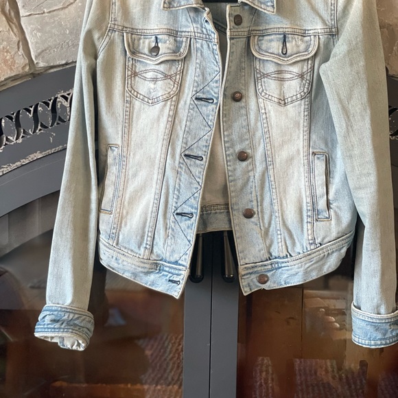Abercrombie and Fitch Demin Jacket - Picture 6 of 8